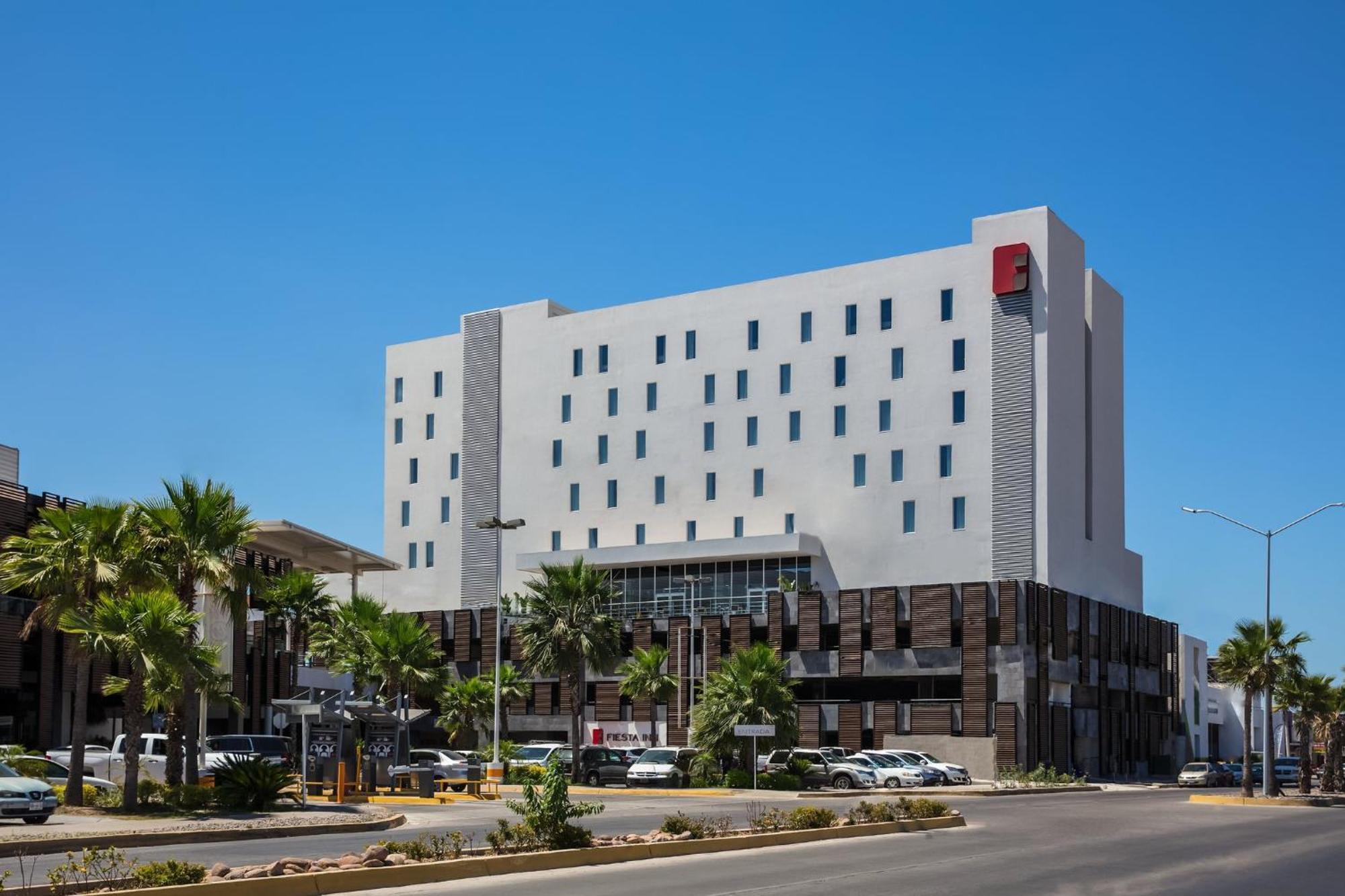Fiesta Inn ロスモチス エクステリア 写真