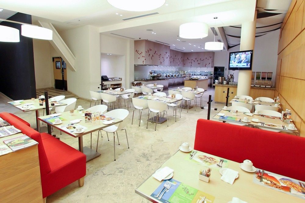 Fiesta Inn ロスモチス エクステリア 写真