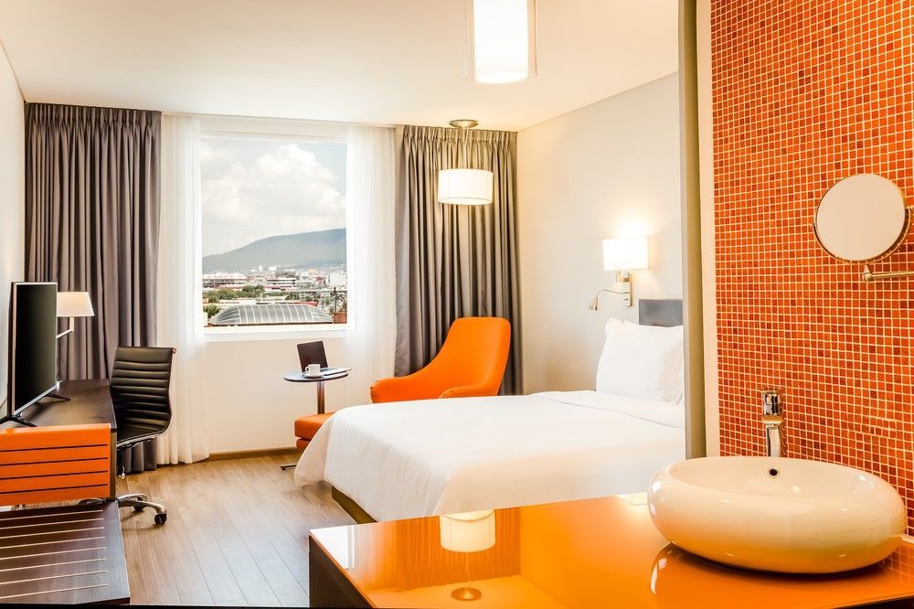 Fiesta Inn ロスモチス エクステリア 写真