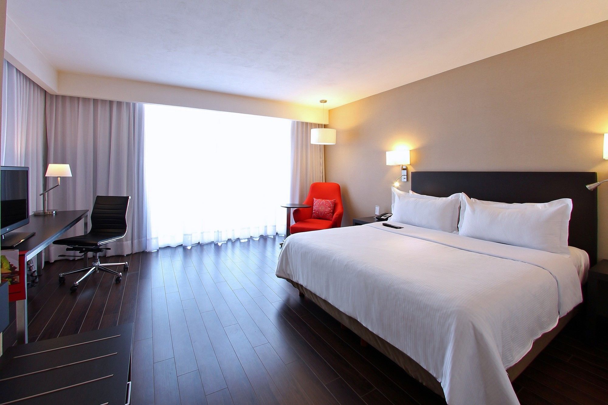 Fiesta Inn ロスモチス エクステリア 写真