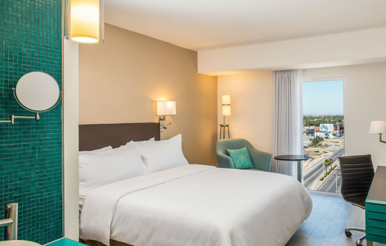 Fiesta Inn ロスモチス エクステリア 写真